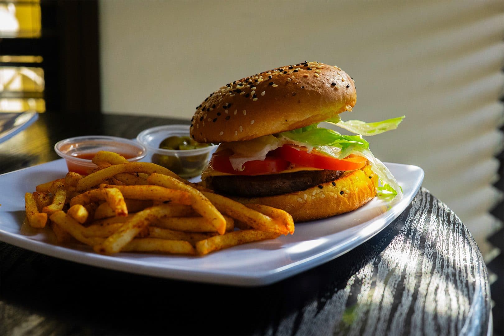 Hamburguesa con papas a la francesa